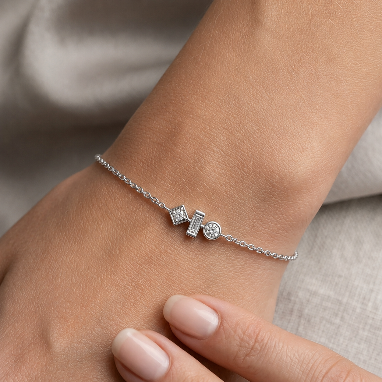 Abstract Bezel Diamond Bracelet in 14K Gold