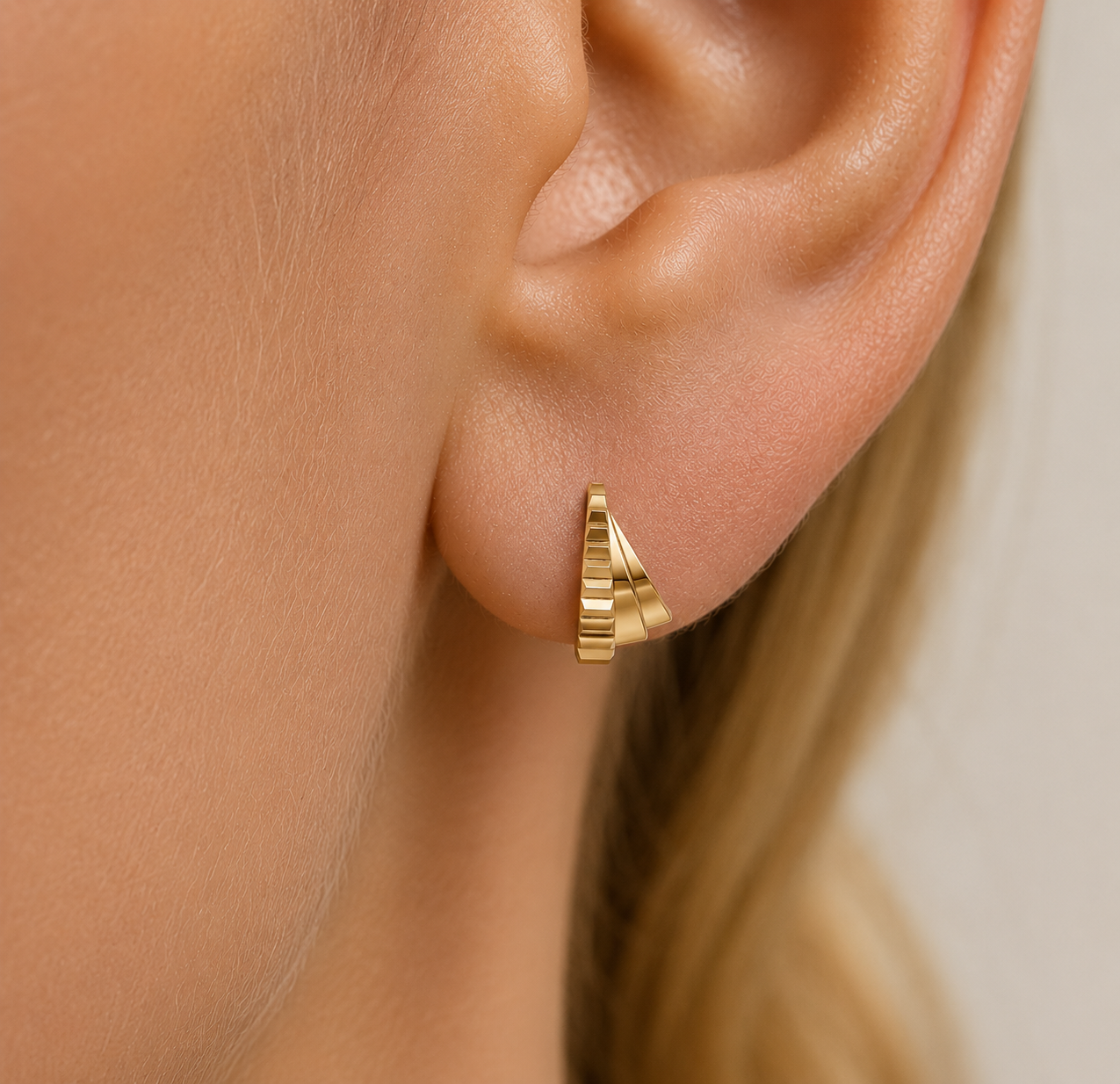 Sculpted Wave Hoop Earrings in 14K Gold