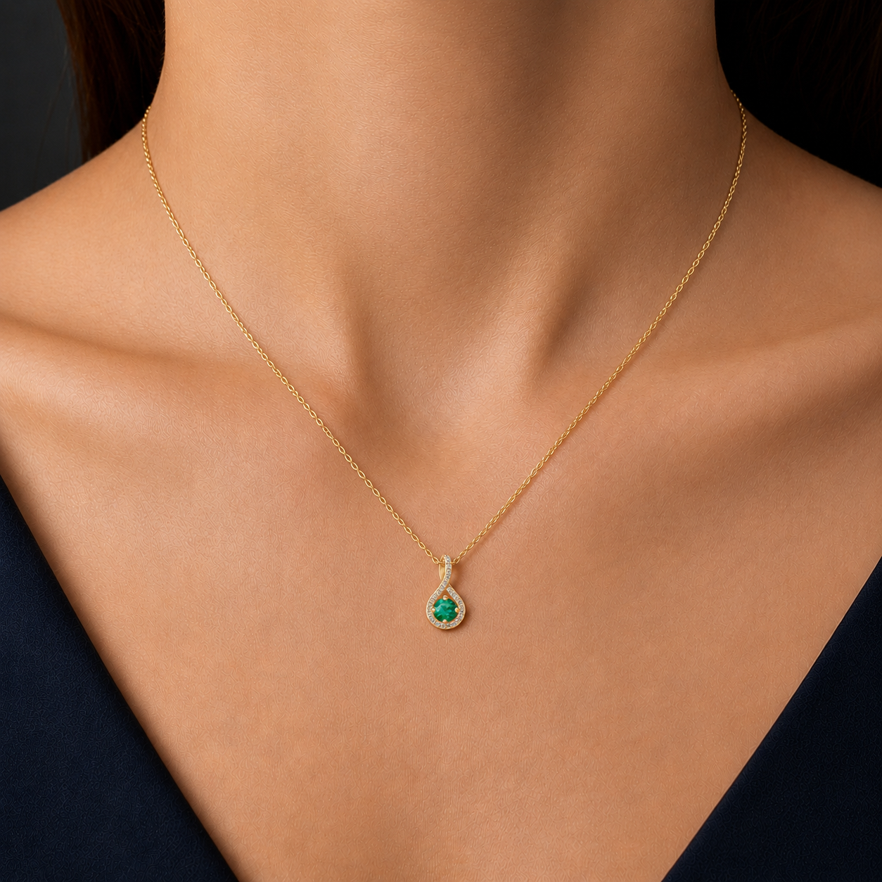 Twilight Twist Emerald Pendant in 18K Gold