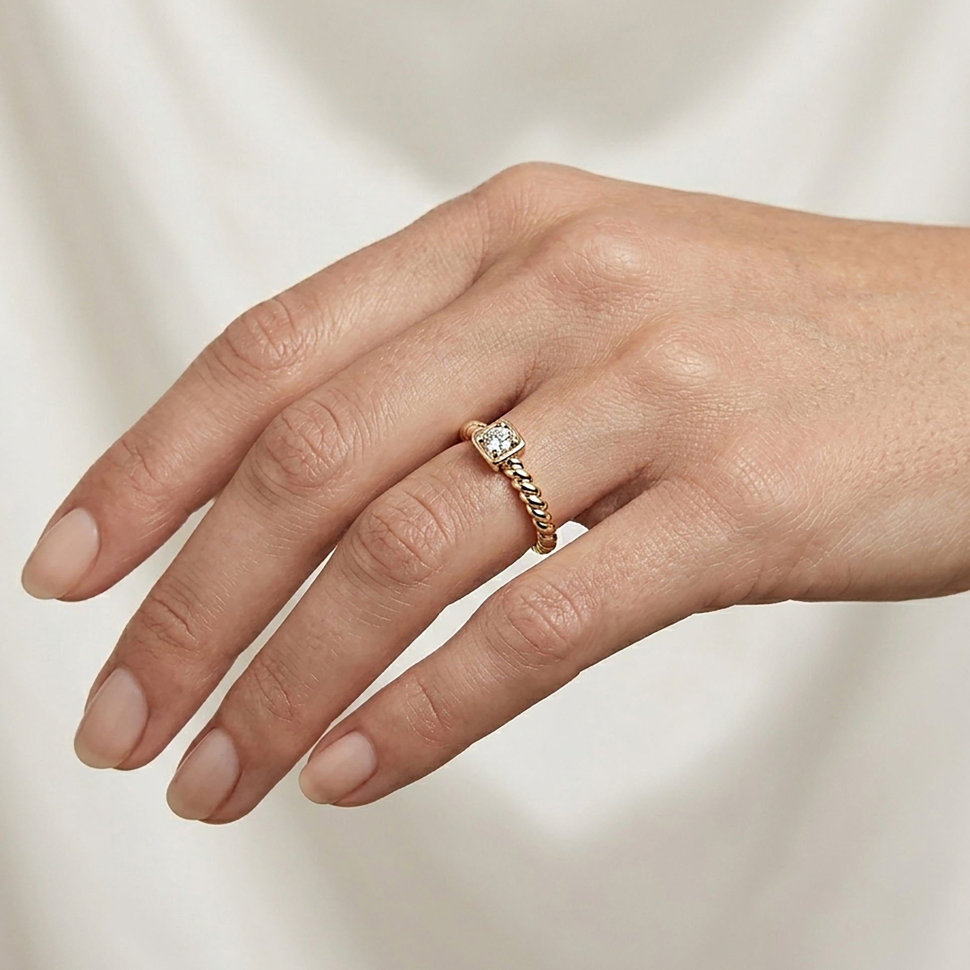 Twisted Diamond Round Stackable Ring in 14k Gold