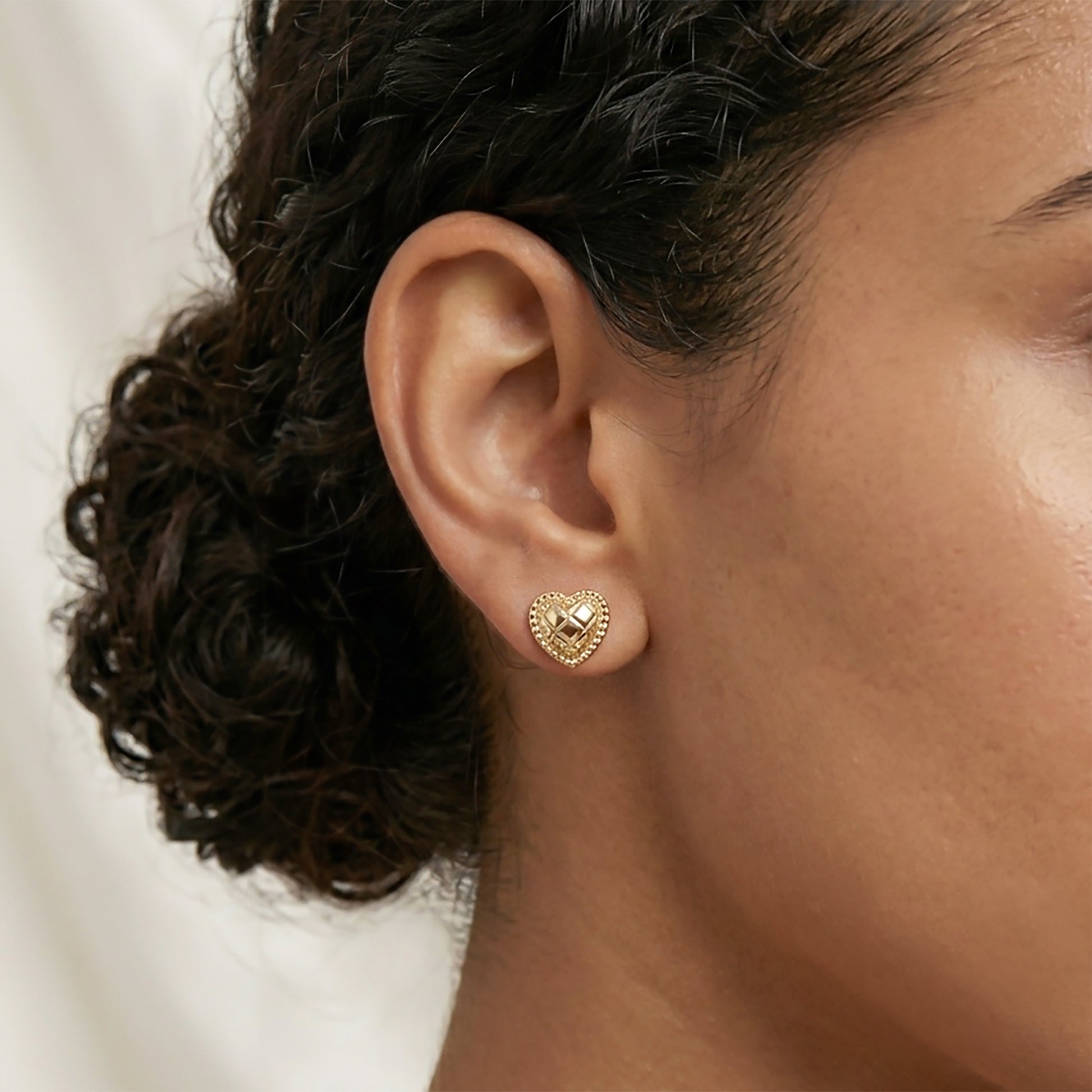 Vintage-Inspired Heart Stud Earrings in 14K Gold