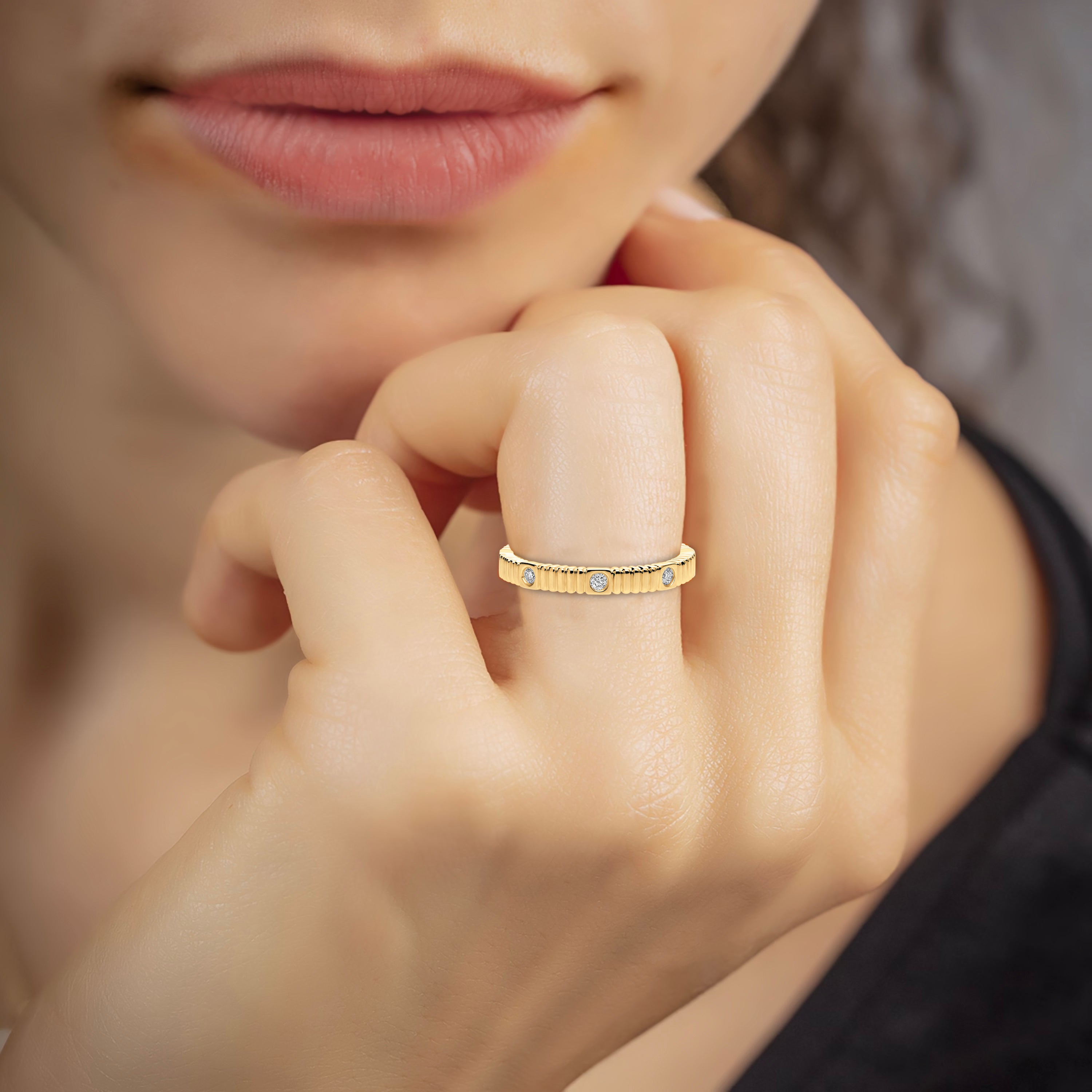 Diamond Fluted Band Ring In 14K Gold