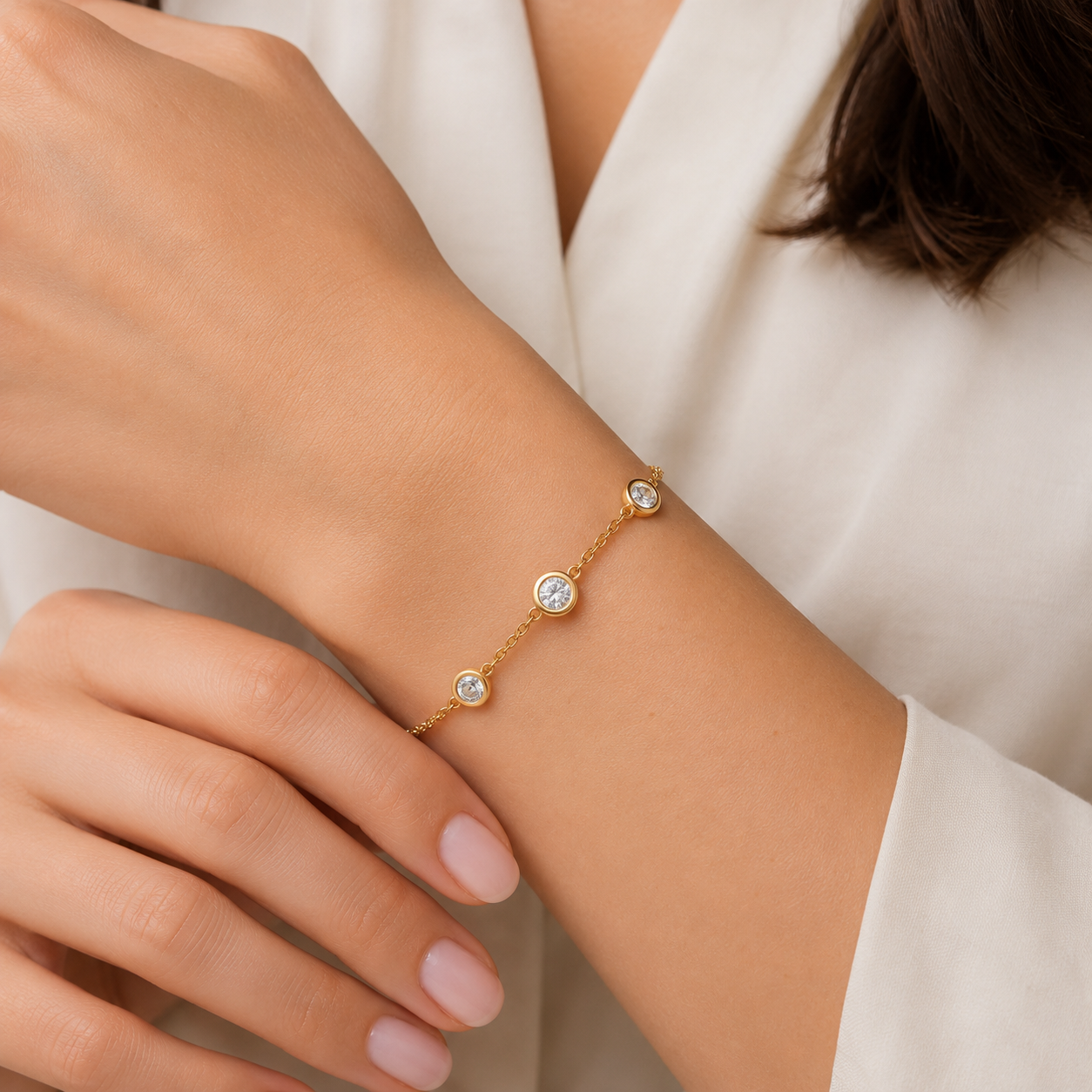 Elegant Three-Diamond Station Bracelet in 14K Gold