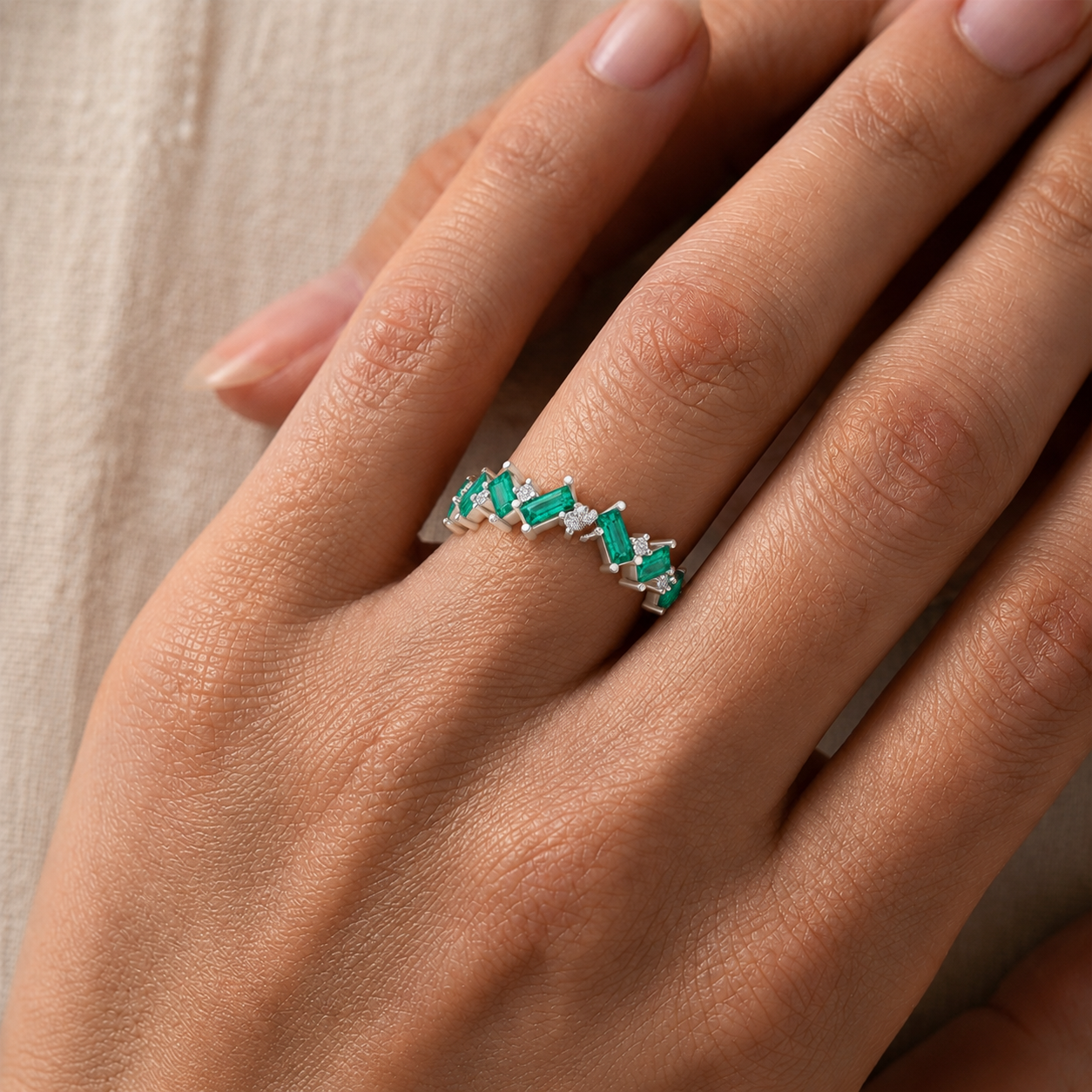 Emerald Abstract Band Ring in 18K Gold