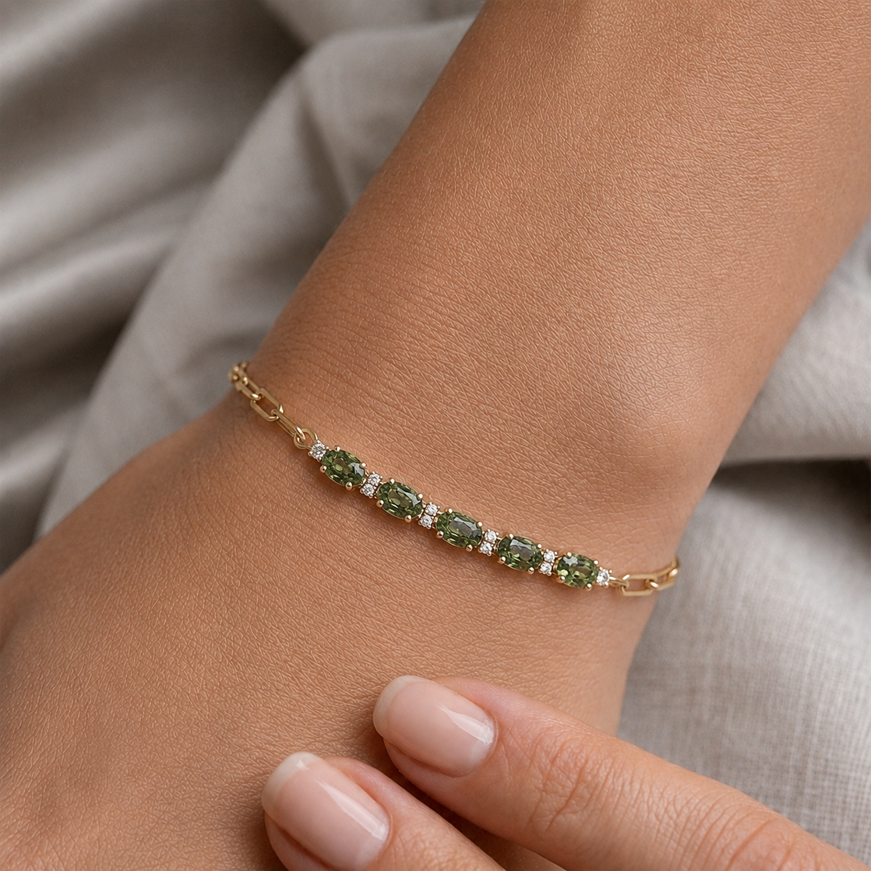Green Sapphire Paperclip Link Bracelet in 14K Gold