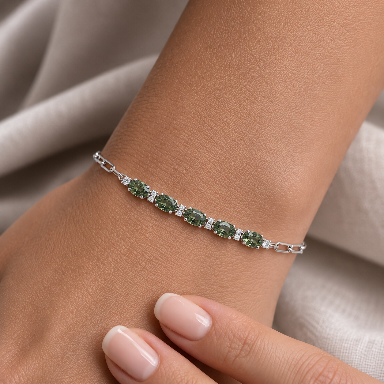 Green Sapphire Paperclip Link Bracelet in 14K Gold