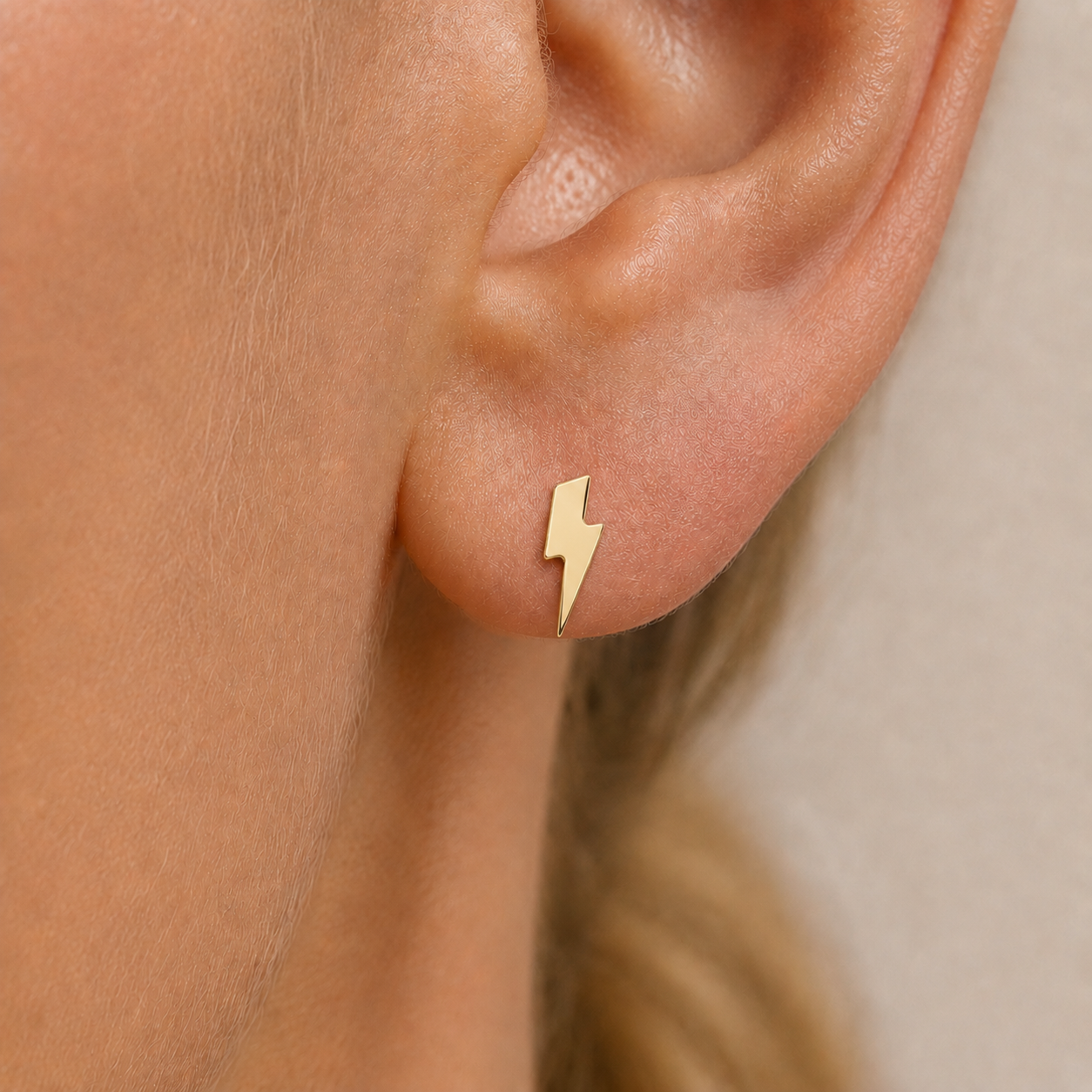 Lightning Bolt Stud Earrings in 14K Gold