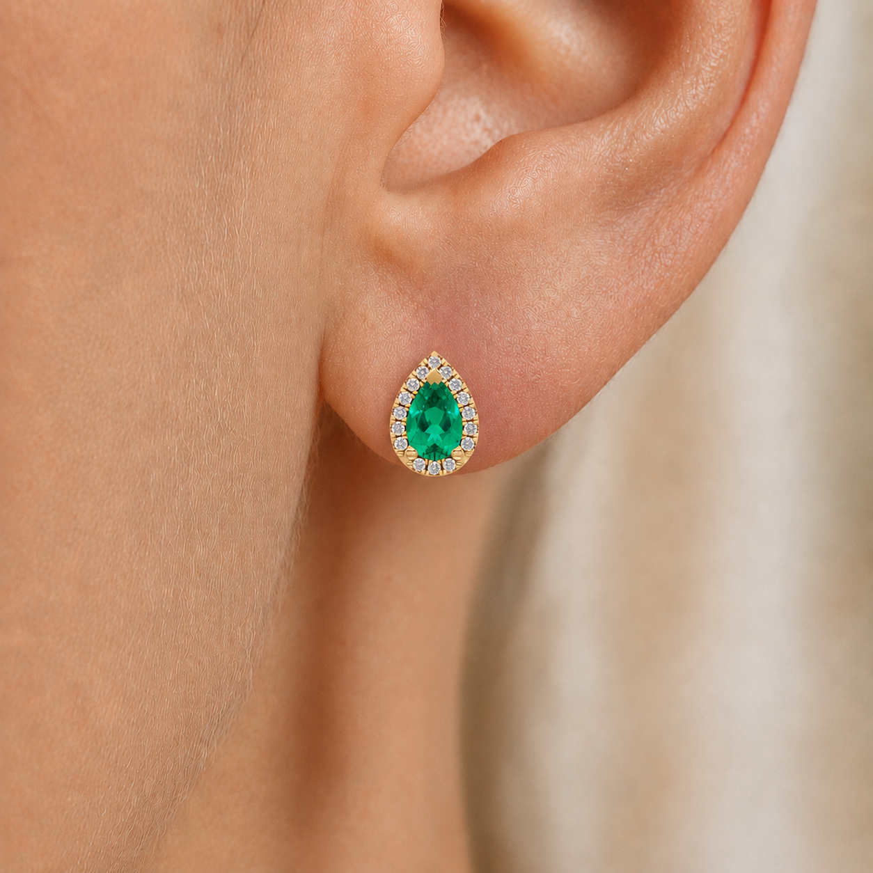Pear-Shape Emerald Stud Earrings in 18K Gold