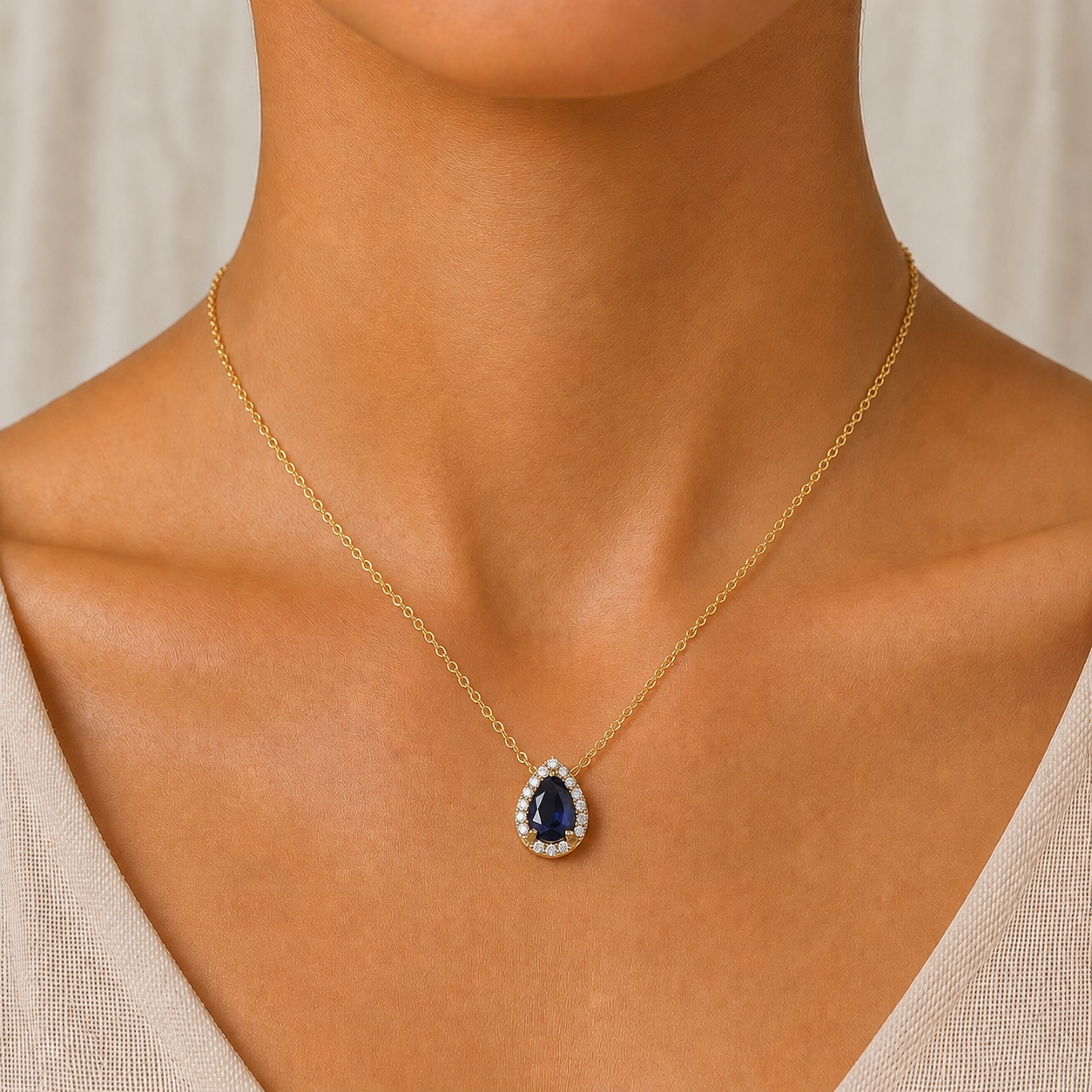 Pear-Shape Sapphire Pendant Necklace in 18K Gold