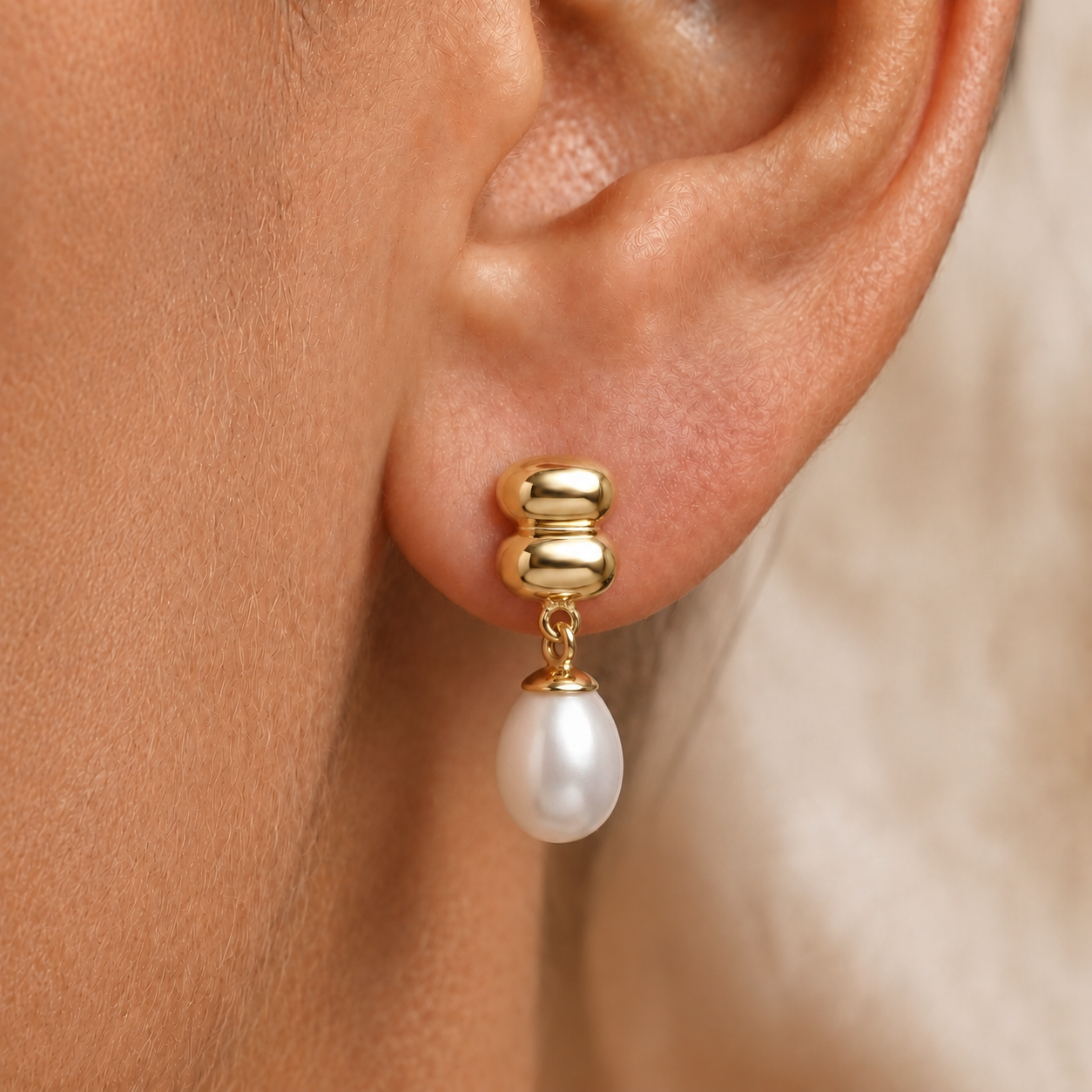 Pearl Edge Drop Earrings In 14K Gold