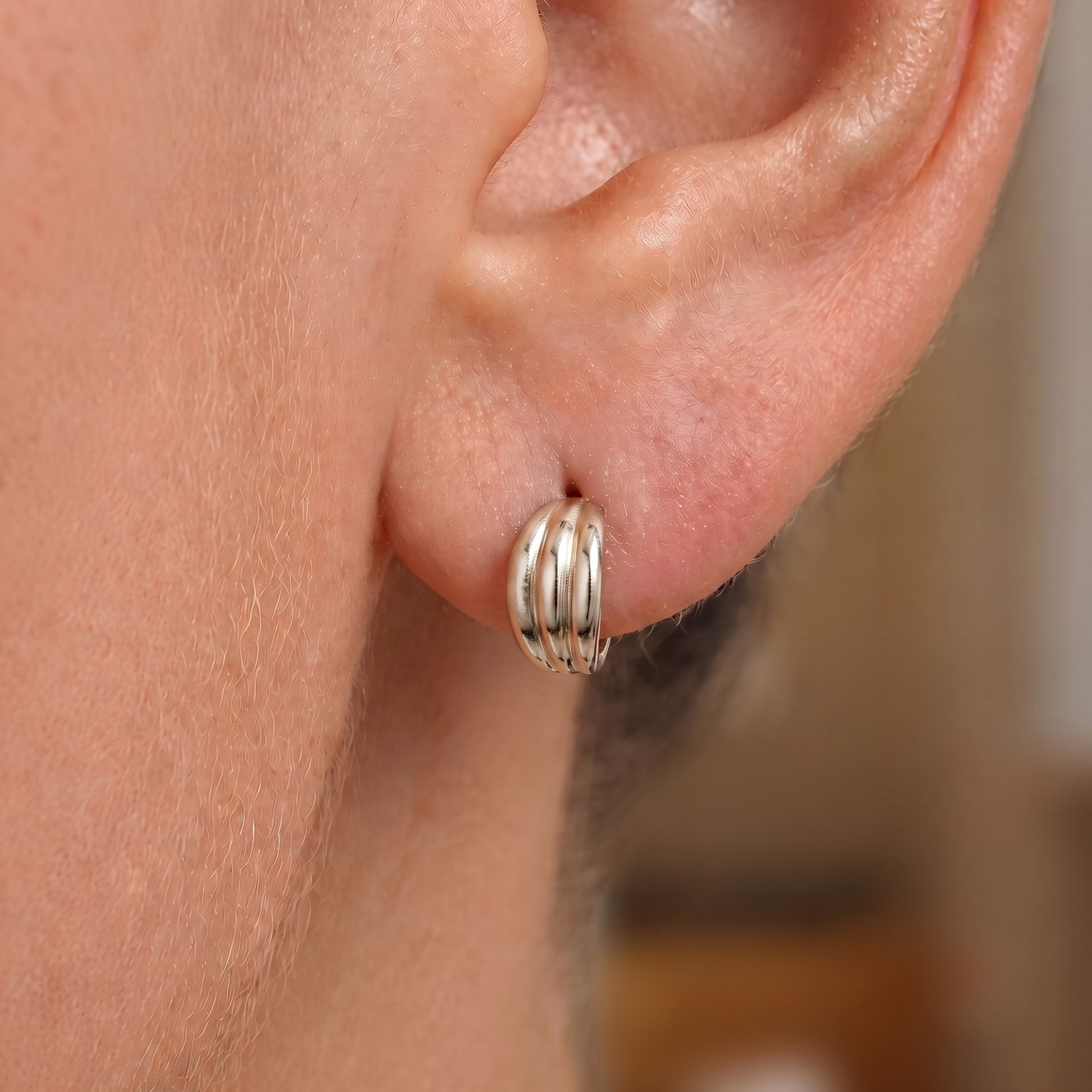 Ribbed Huggie Hoop Earrings in 14K Gold