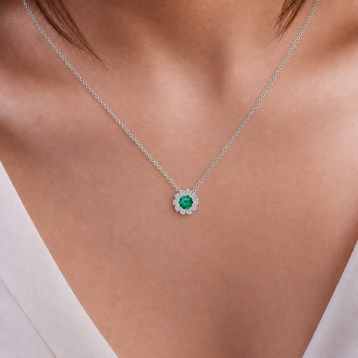 Elegant Round Ruby Necklace In 18K Gold