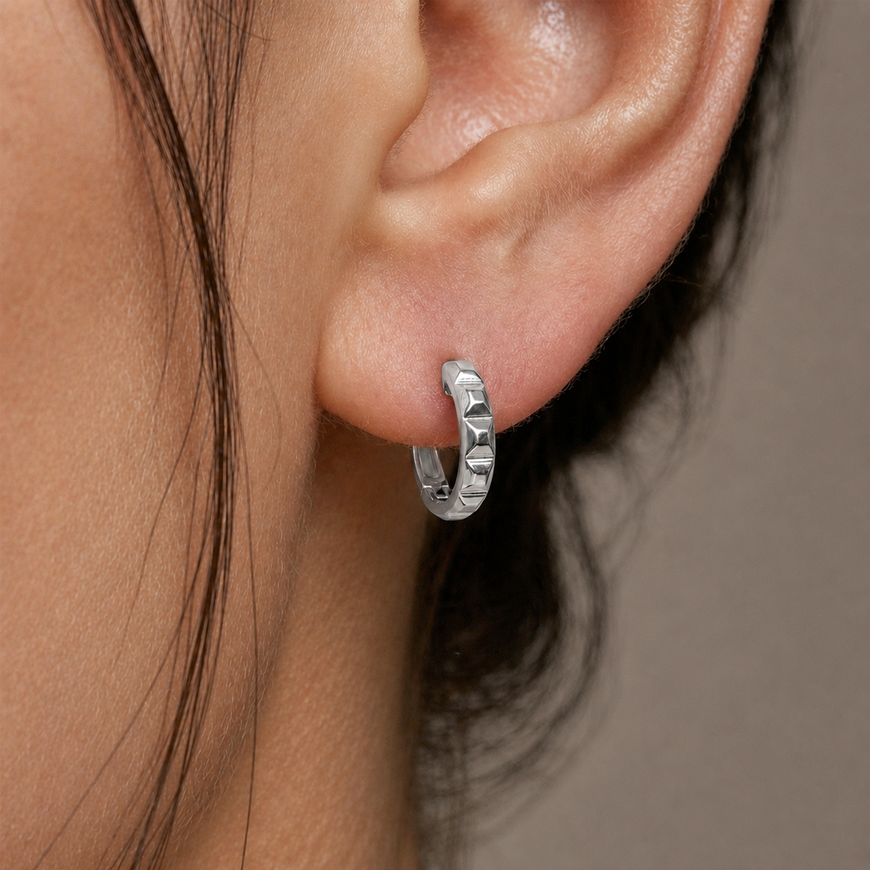 Geometric Hoop Earrings in 14K Gold