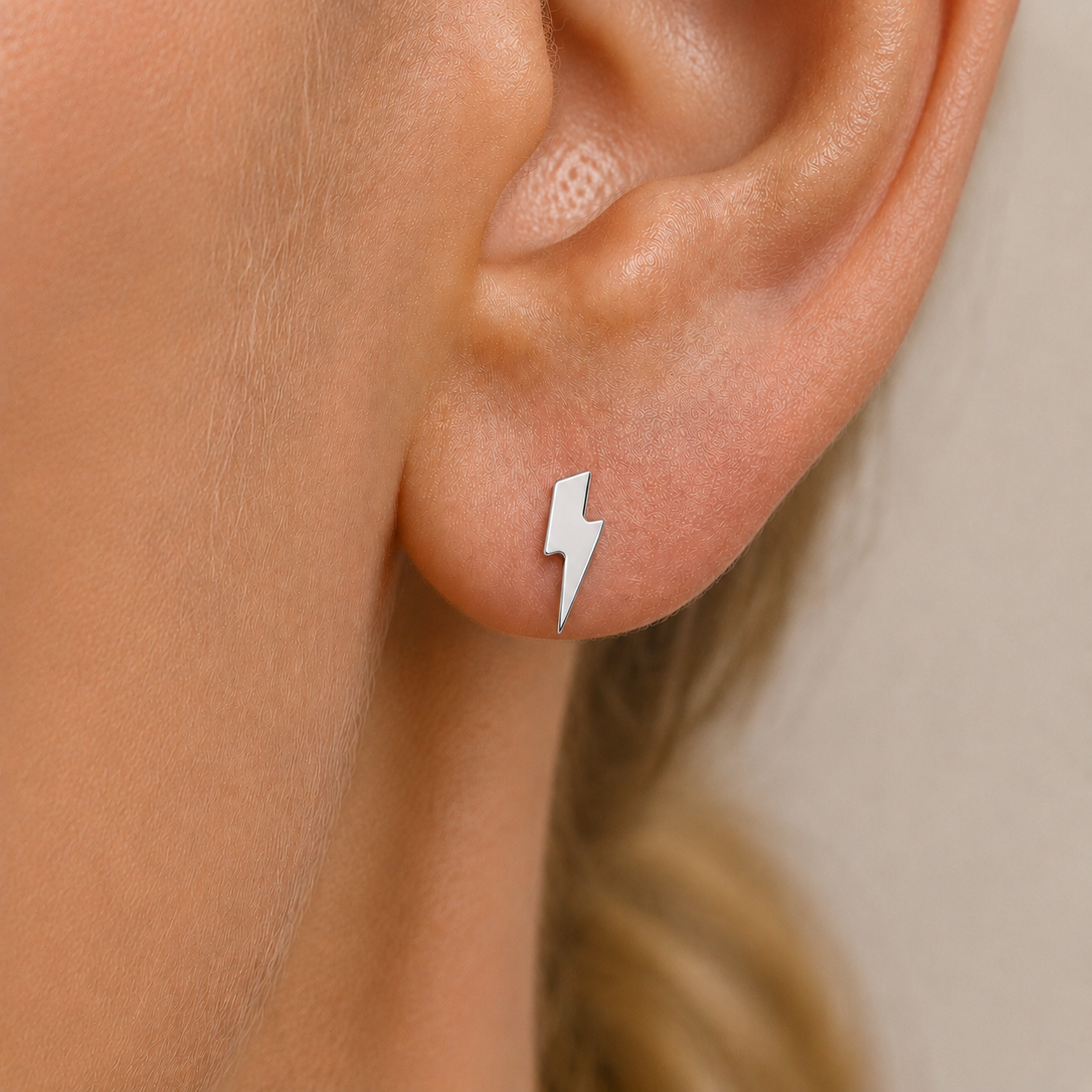 Lightning Bolt Stud Earrings in 14K Gold
