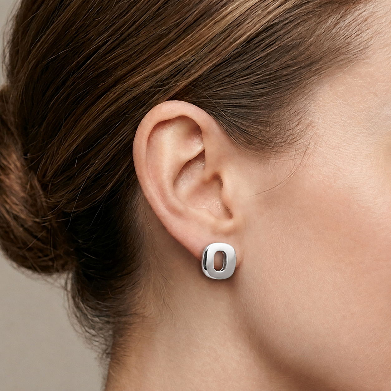 Modern Oval Cutout Stud Earrings in 14K Gold