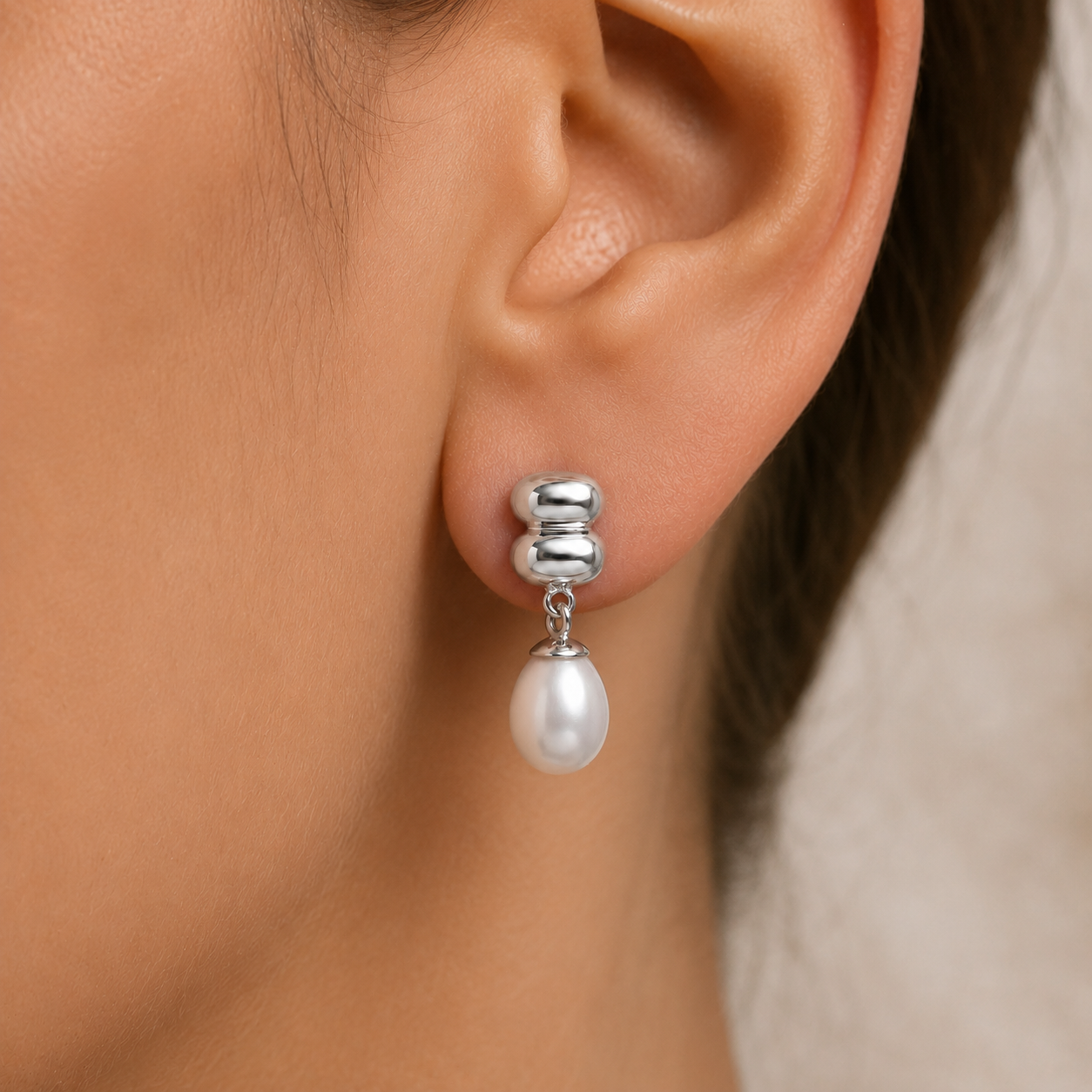 Pearl Edge Drop Earrings In 14K Gold