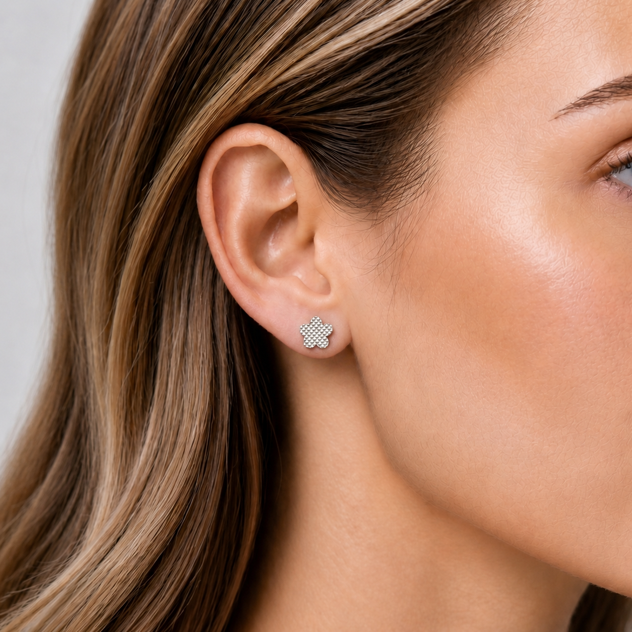 Textured Petal Stud Earrings in 14K Gold